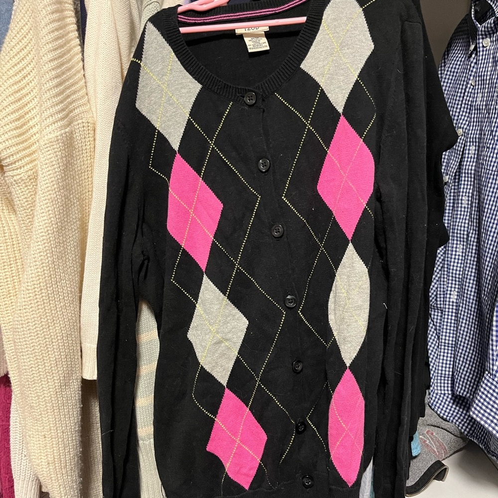Izod black argyle sweater size medium